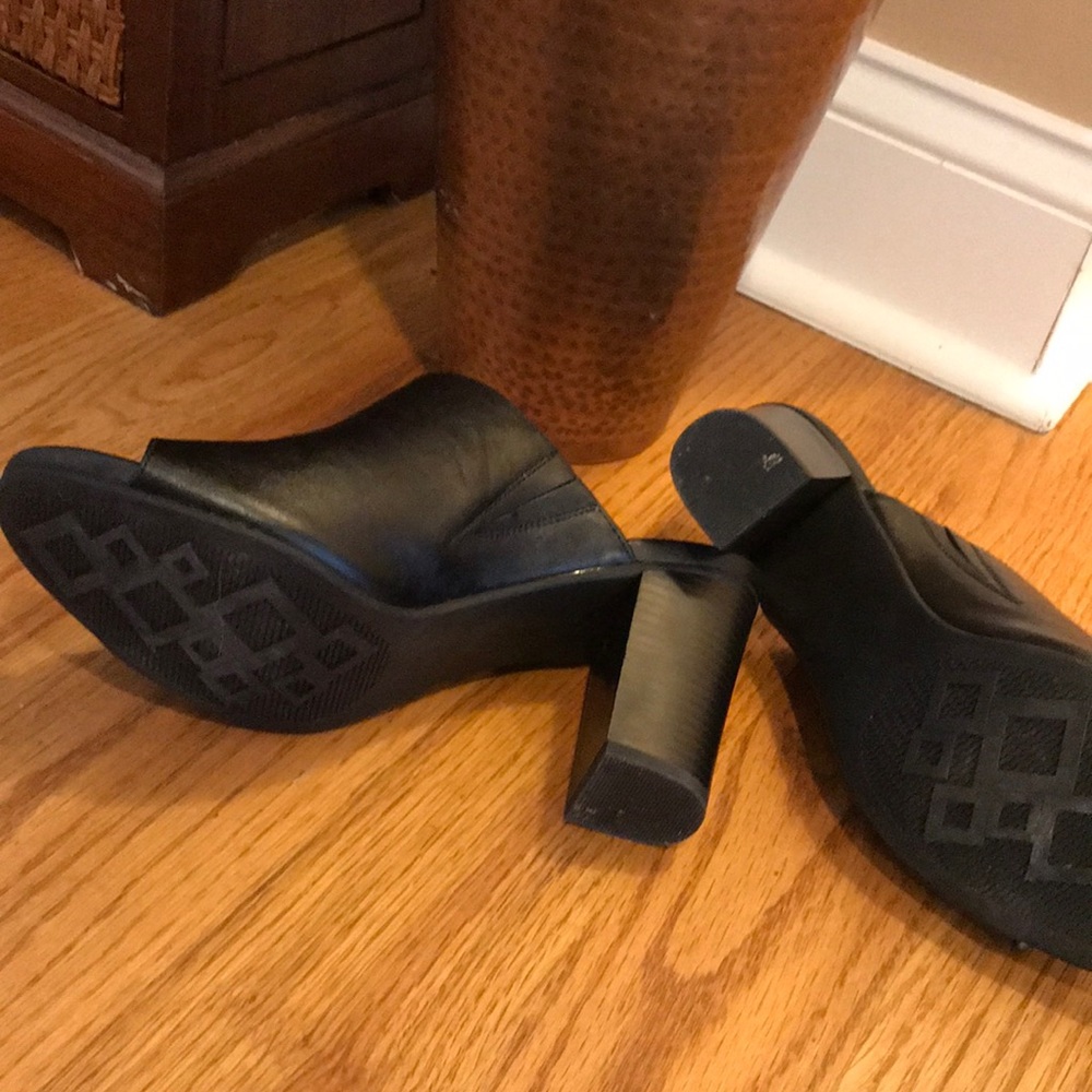 White Mountain Size 10M 4 Inch Heels - Picture 4 of 4